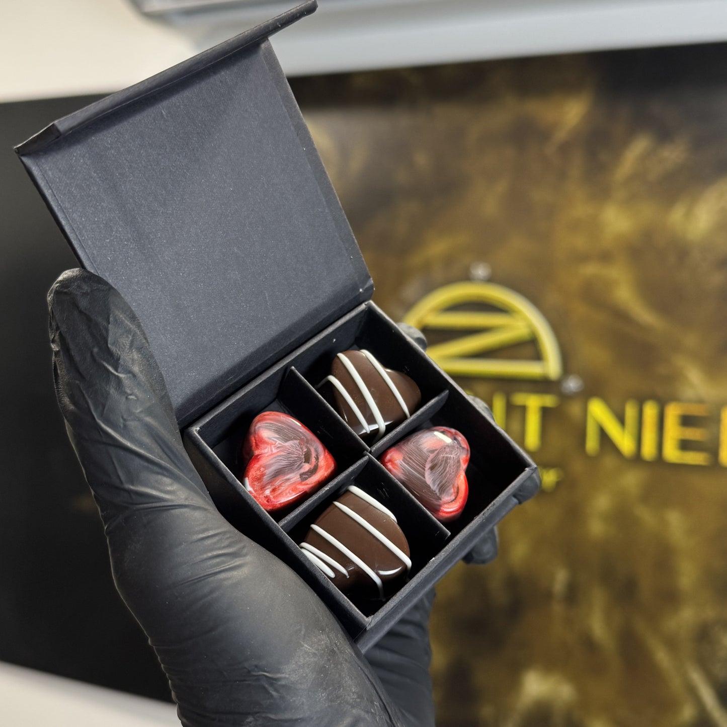 Chocolate Molded Bonbons Box 4 Pieces (Copy) Clement Niel - Chocolatier